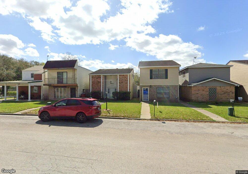 809 Clubside Dr, East Bernard, TX 77435 - photo 1