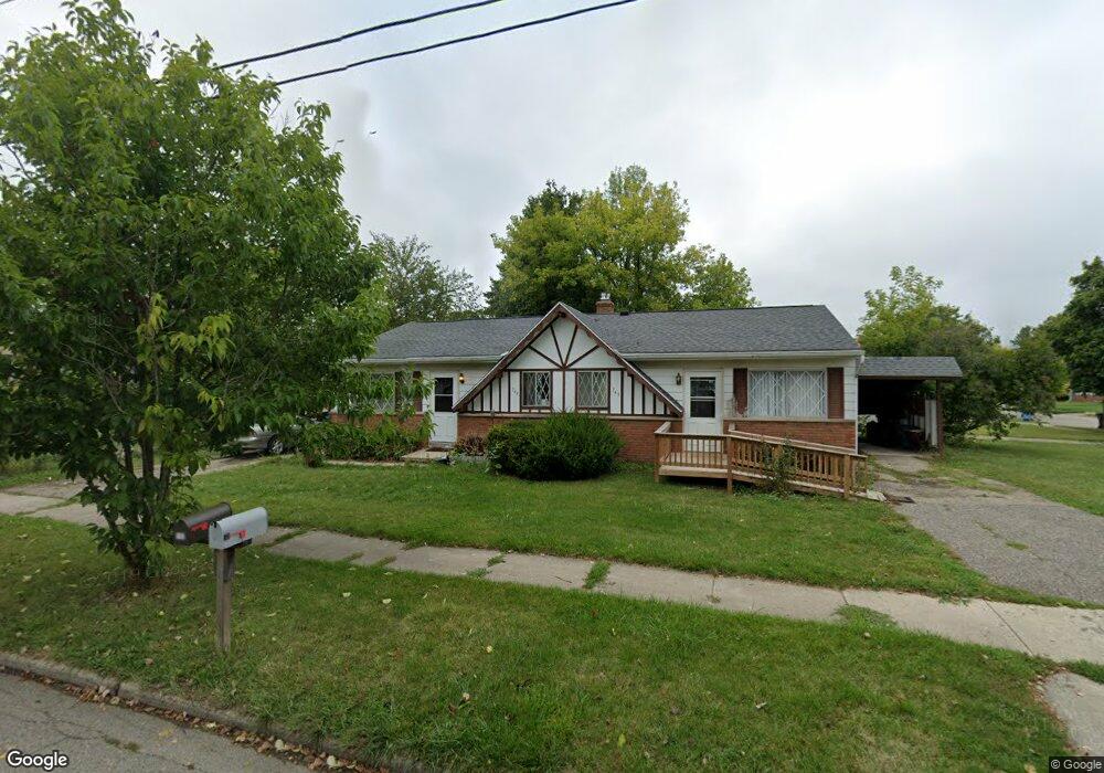 743 Armstrong Rd, Lansing, MI 48911 - photo 1