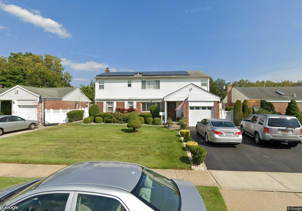 859 Willow Rd, Franklin Square, NY 11010 - photo 1