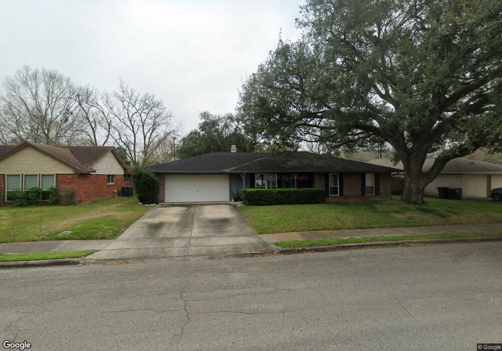 1517 W Dumble St, Alvin, TX 77511 - photo 1