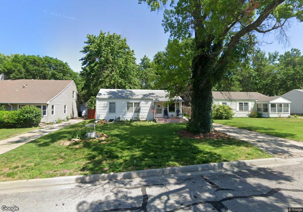 4326 SW Windsor Ct, Topeka, KS 66604 - photo 1