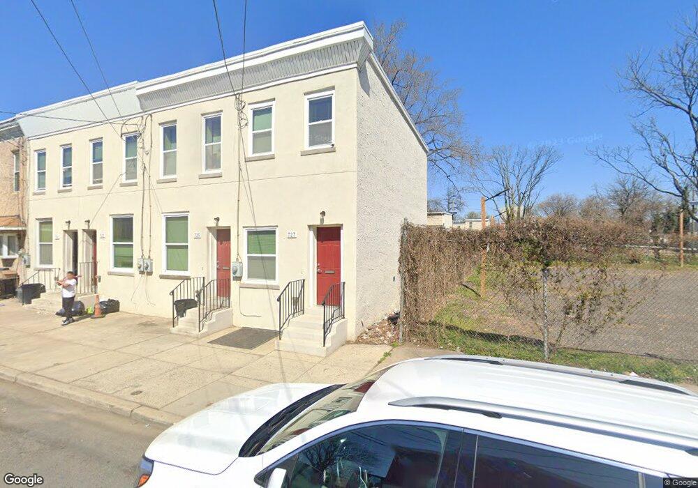 727 Chestnut St, Camden, NJ 08103 - photo 1