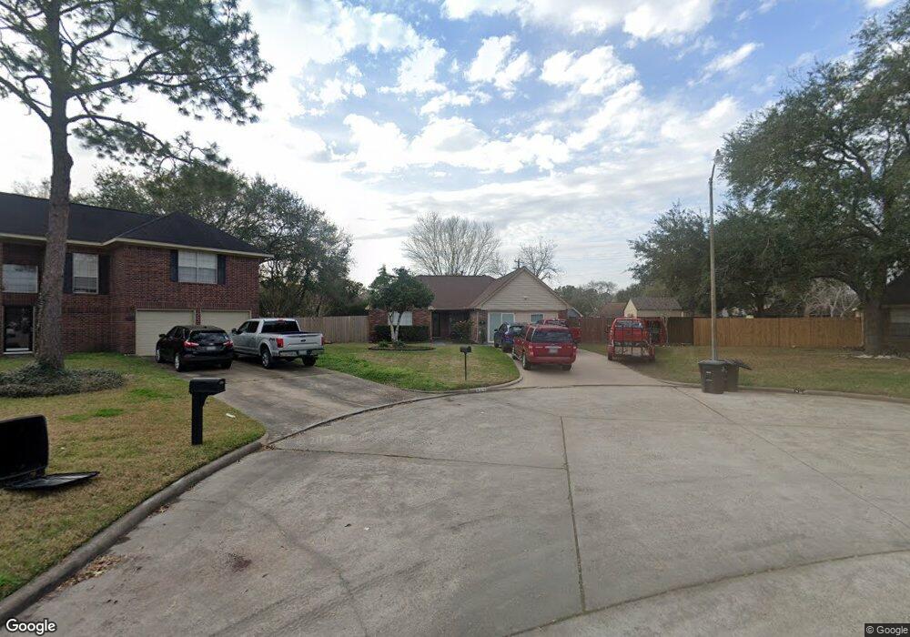 915 Westglen Dr, Alvin, TX 77511 - photo 1