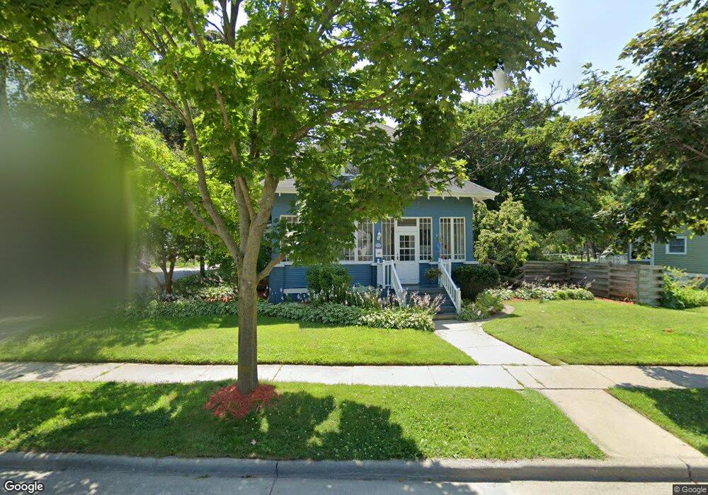 1911 Michigan Ave, Manitowoc, WI 54220 - photo 1