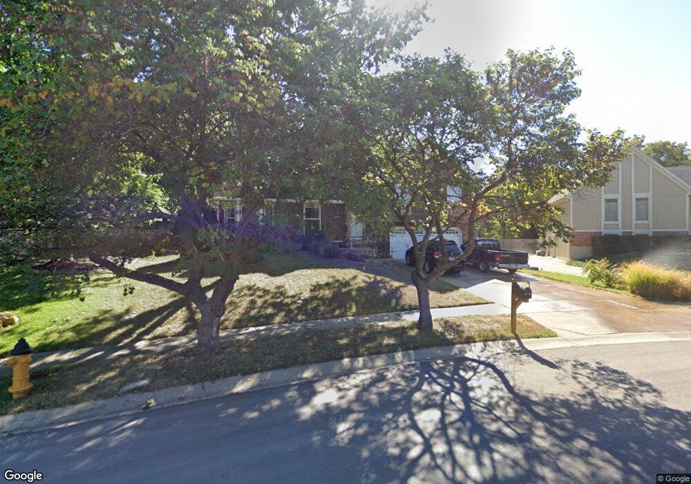 6915 Hallet Dr, Shawnee, KS 66216 - photo 1