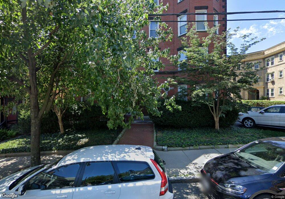 18 Centre St unit 306, Cambridge, MA 02139 - photo 1