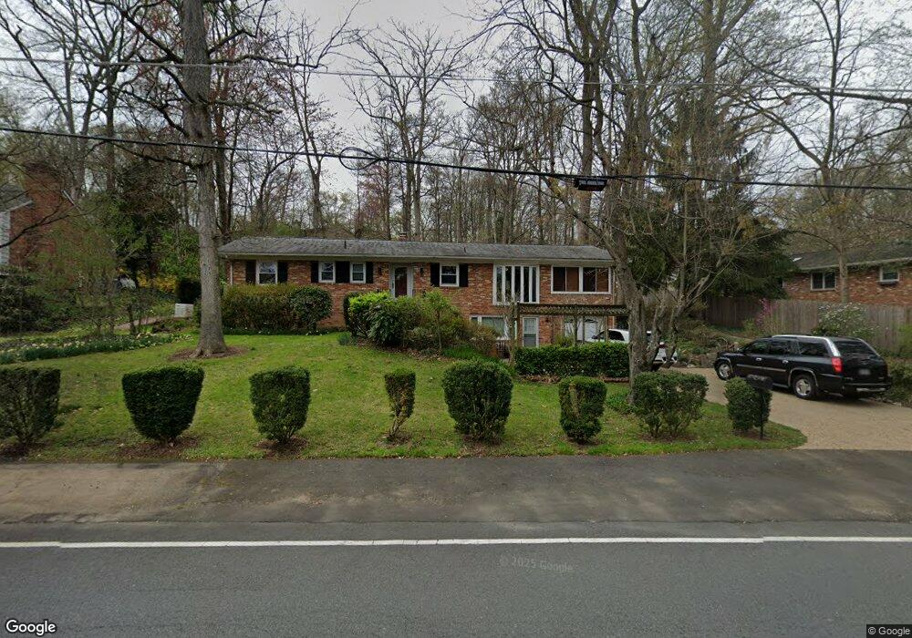 6214 Waterway Dr, Falls Church, VA 22044 - photo 1