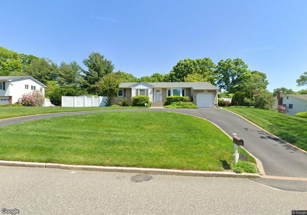 11 Chassyl Rd, ComMacK, NY 11725 - photo 1