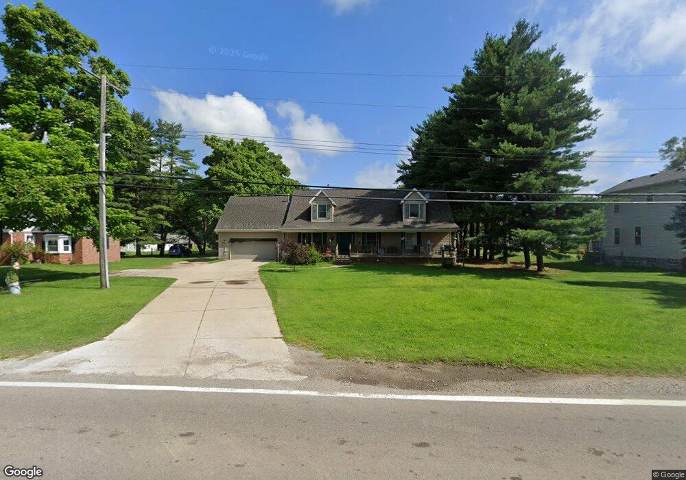 7136 Elizabeth Lake Rd, Waterford, MI 48327 - photo 1