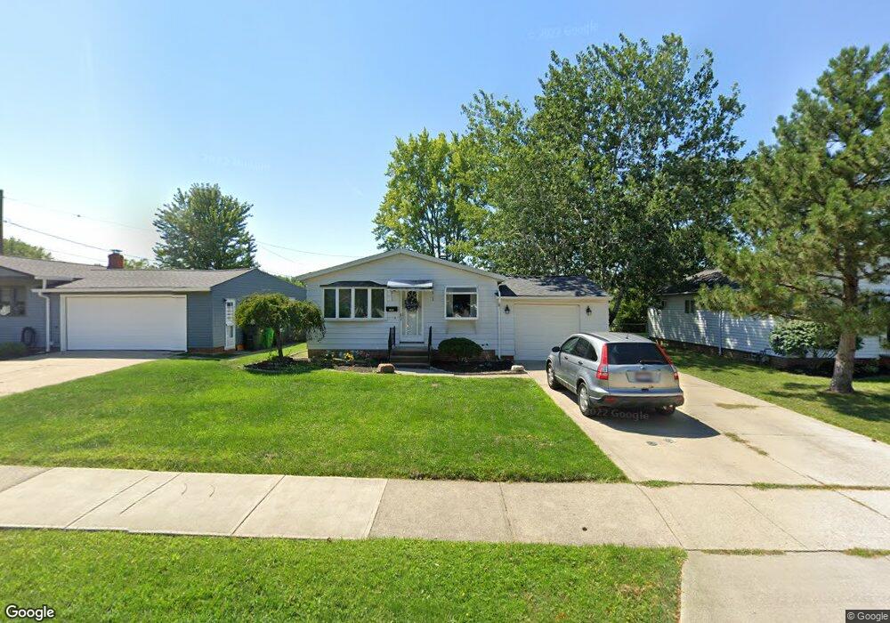 1858 Eldon Dr, Wickliffe, OH 44092 - photo 1