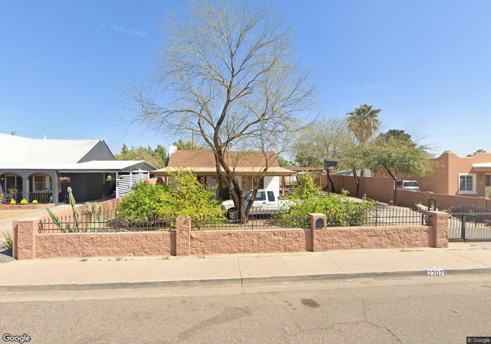 2207 N 24th Place, Phoenix, AZ 85008 - photo 1