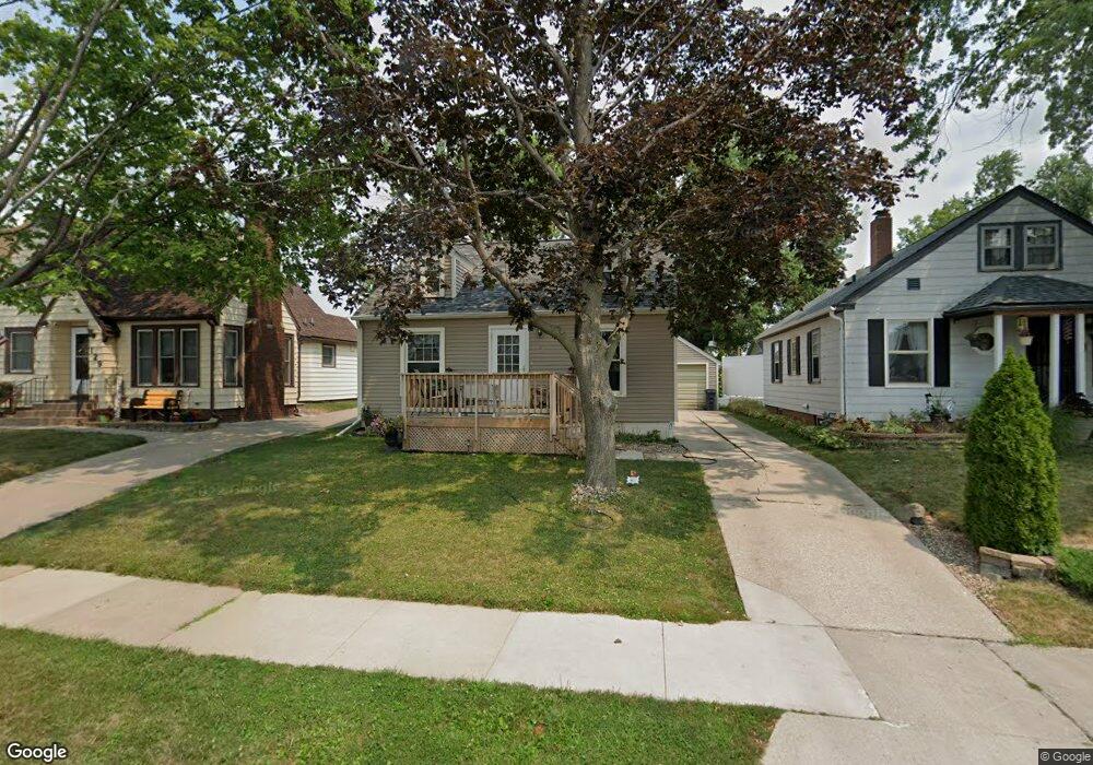 135 17th St SW, Cedar Rapids, IA 52404 - photo 1