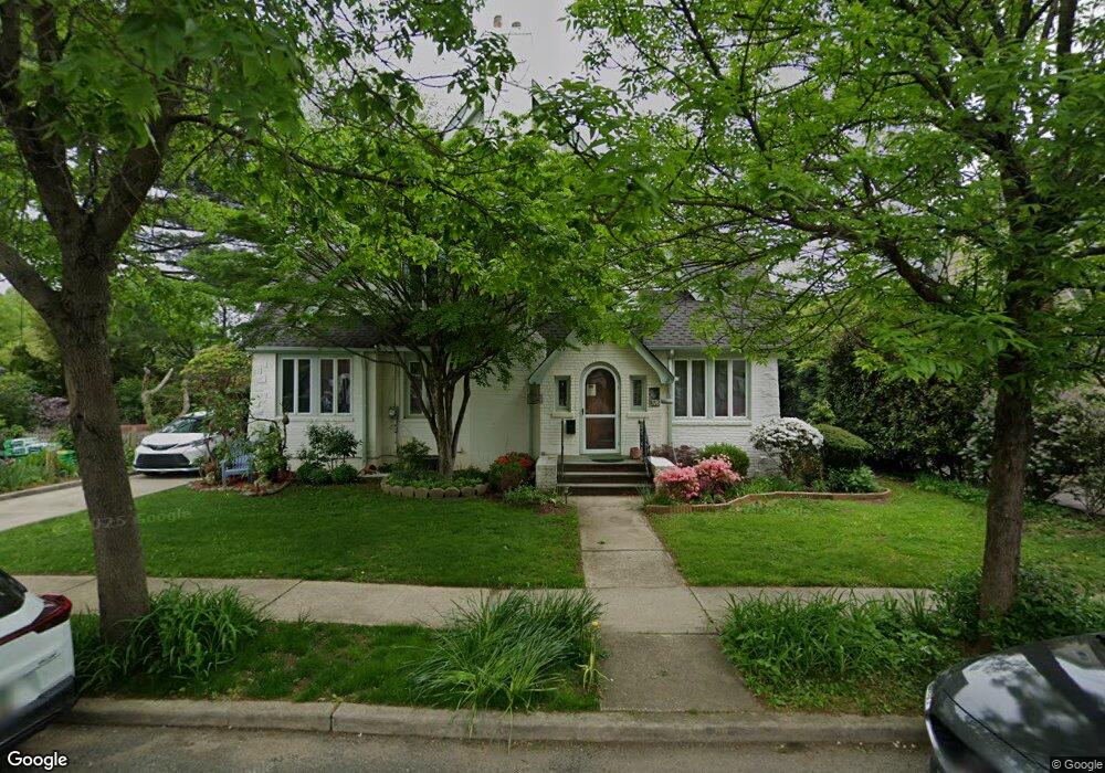 376 Kilburn Rd S, Garden City, NY 11530 - photo 1