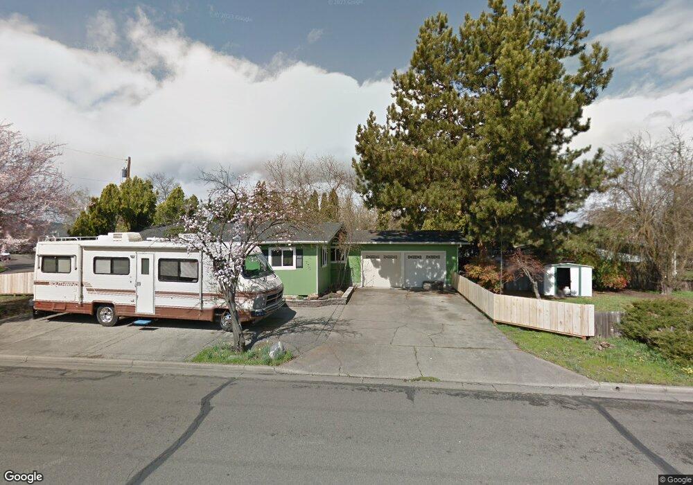 770 S 4th St, Central Point, OR 97502 - photo 1