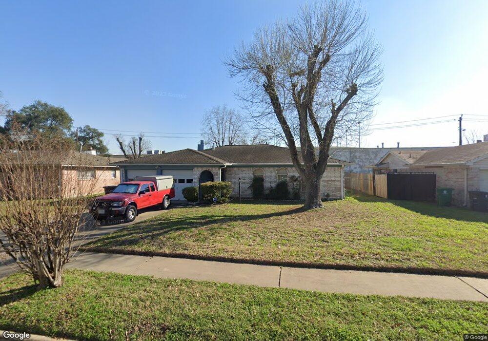 8710 Sunnywood Dr, Houston, TX 77088 - photo 1