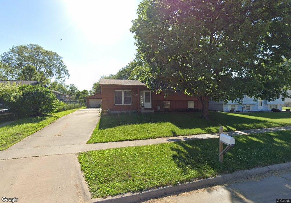 1218 Fleur Dr, Waterloo, IA 50701 - photo 1
