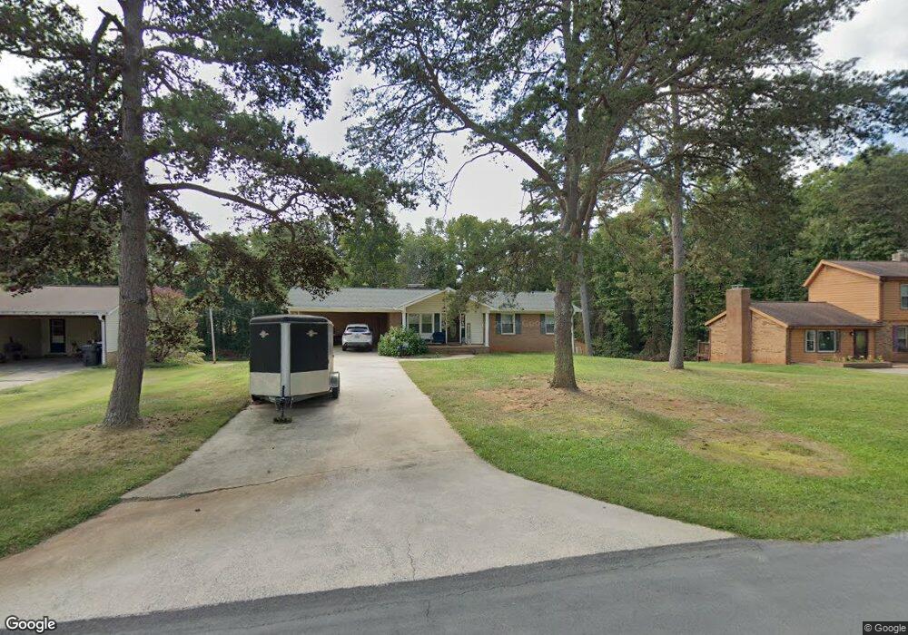 182 W Meadowview Dr, Statesville, NC 28625 - photo 1