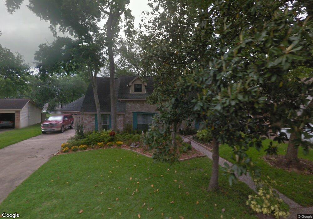 225 Saint Cloud Dr, Friendswood, TX 77546 - photo 1