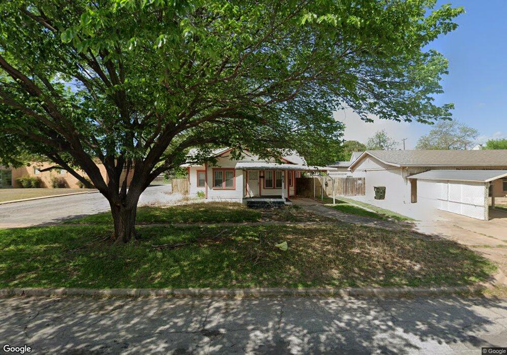 805 W Chestnut Ave, Duncan, OK 73533 - photo 1