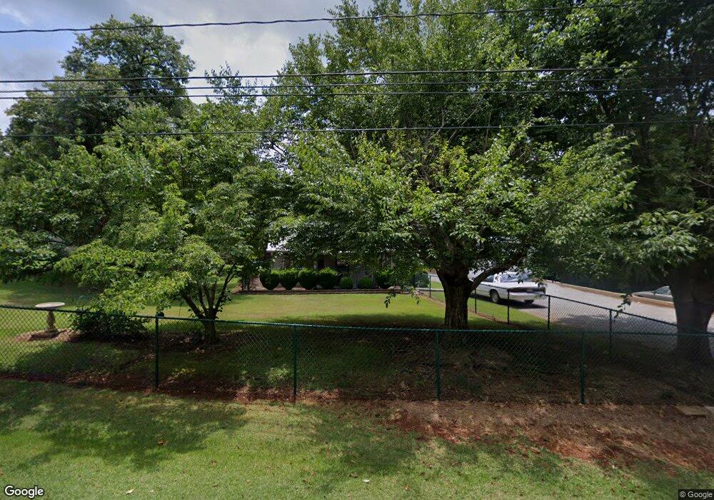 303 S Riverside Dr, McMinnville, TN 37110 - photo 1