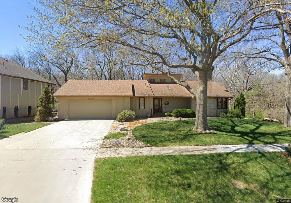 3107 SW Arrowhead Rd, Topeka, KS 66614 - photo 1