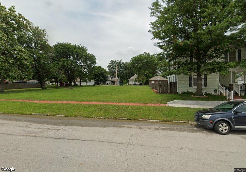 1605 Clark Ave, Parsons, KS 67357 - photo 1