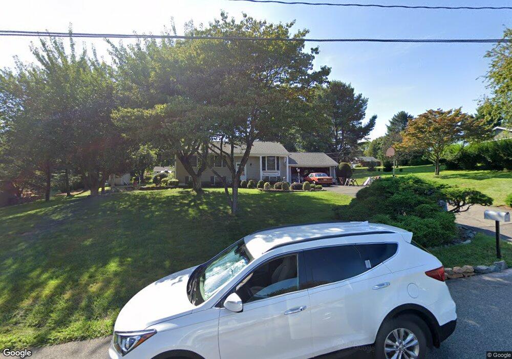 13 Highfields Rd, Clinton, NJ 08809 - photo 1