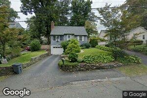 88 Overlook Dr, Valhalla, NY 10595