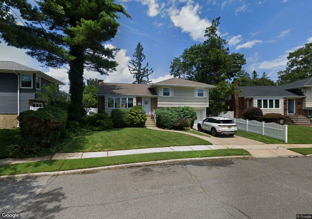 1769 Robin Ln, North Bellmore, NY 11710 - photo 1