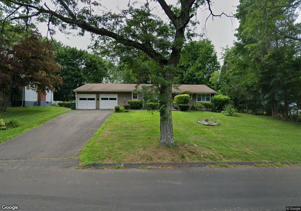 8 Banbury Ln, Bloomfield, CT 06002 - photo 1