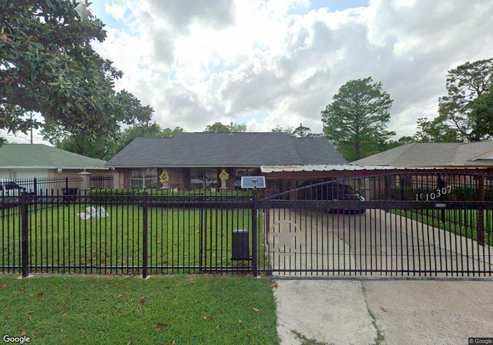 10307 Hollyglen Dr, Houston, TX 77016 - photo 1