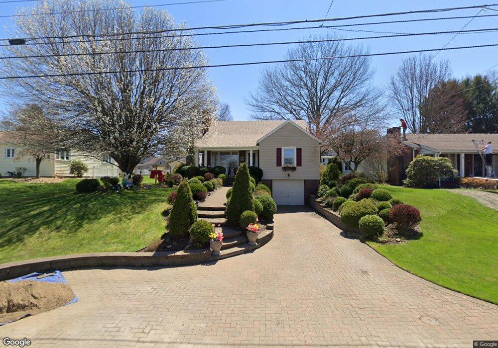 1560 Emmett Dr, Johnstown, PA 15905 - photo 1