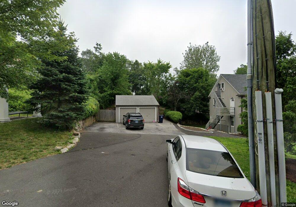 269 Hoyt St unit 3, Darien, CT 06820 - photo 1