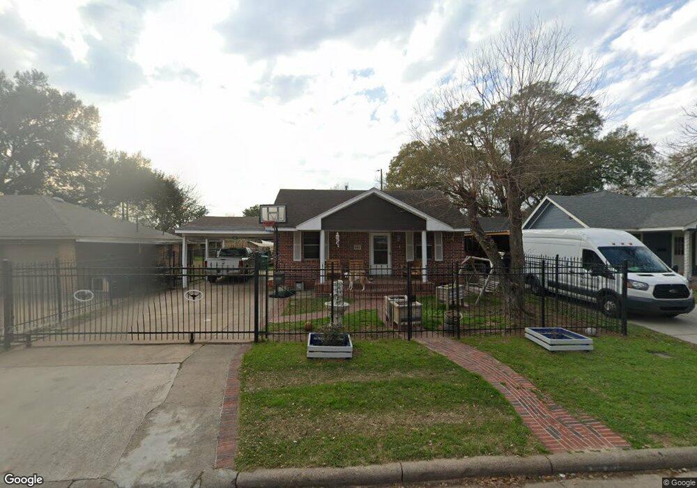 4515 Billingsley St, Houston, TX 77009 - photo 1