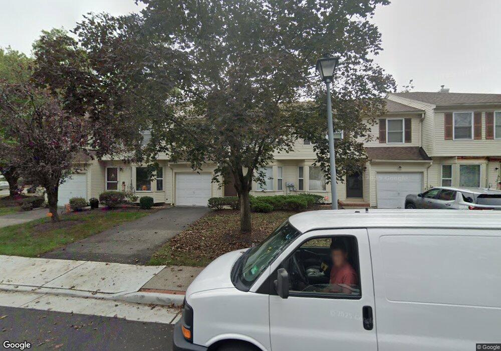 27 Tree Top Rd, Middlesex, NJ 08846 - photo 1