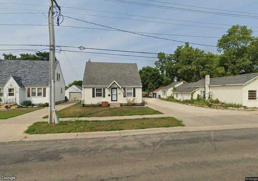 908 4th St SE, Austin, MN 55912 - photo 1