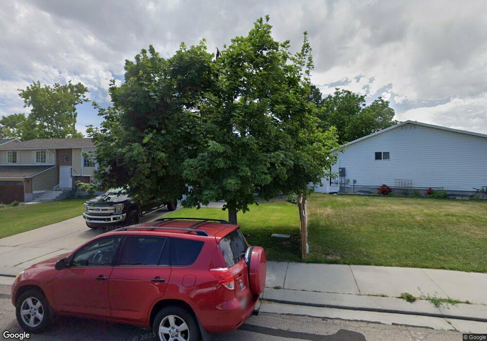 5271 W Wake Robin Dr, West Jordan, UT 84081 - photo 1