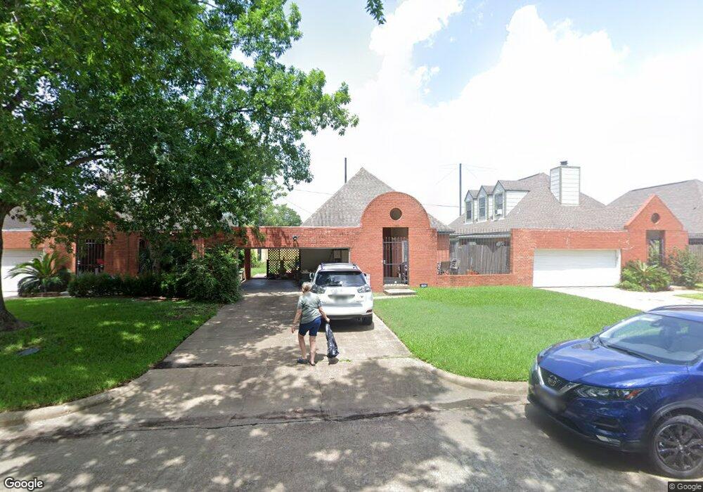 1703 Gingerleaf Ln, Houston, TX 77055 - photo 1