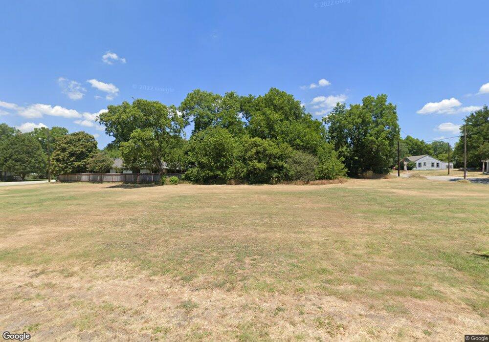 607 Hall St, Gainesville, TX 76240 - photo 1