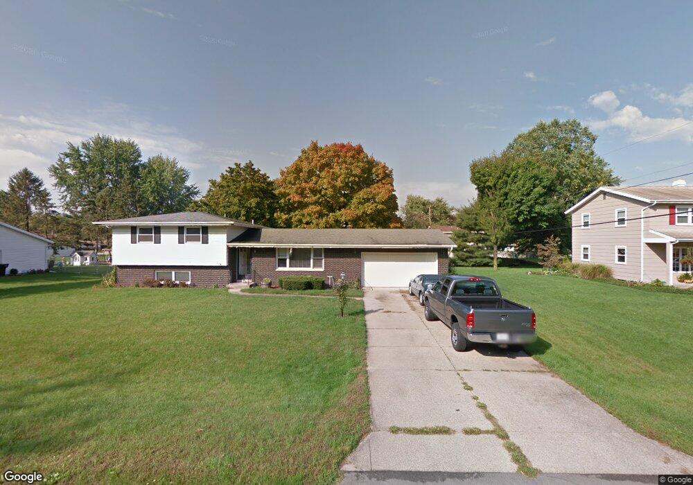 52737 E Cypress Cir, South Bend, IN 46637 - photo 1