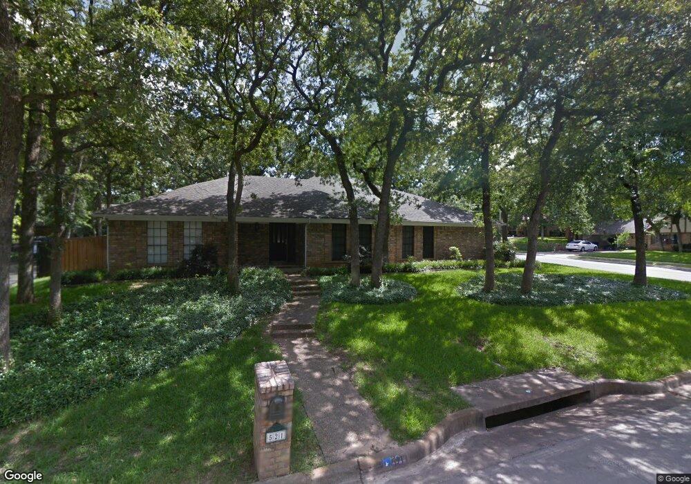 521 Stonehenge Dr, Hurst, TX 76054 - photo 1