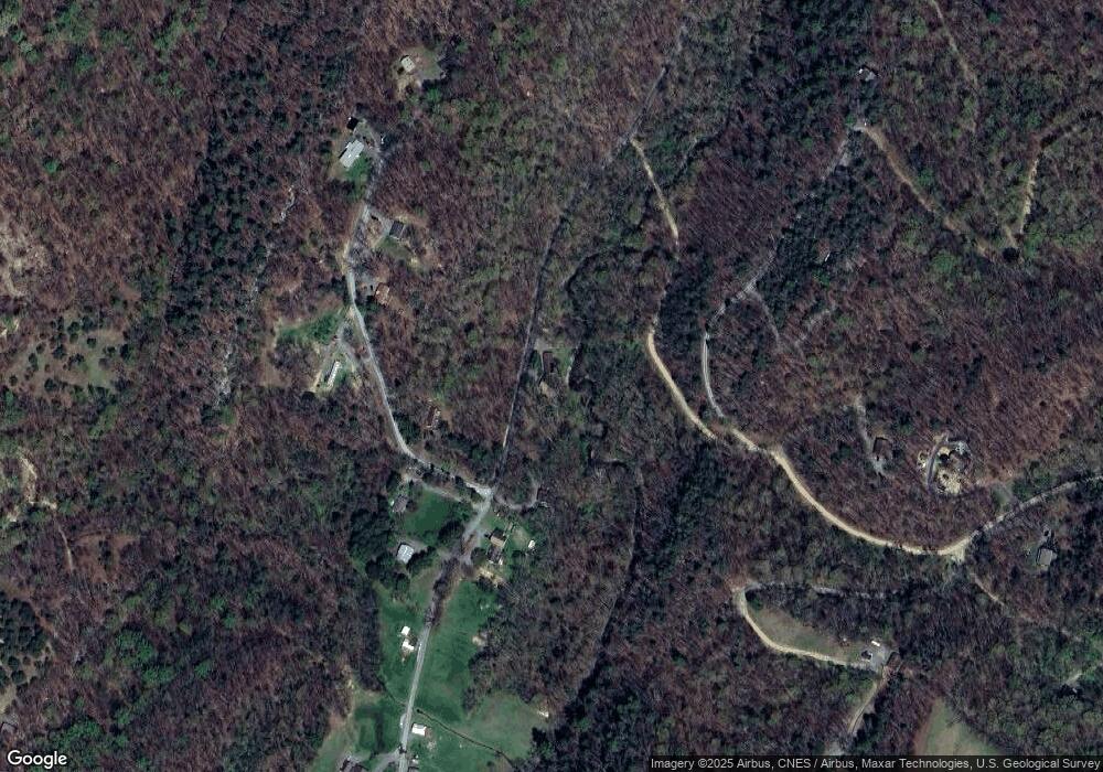 819 Quaint Acres Ln, Berkeley Springs, WV 25411 - photo 1