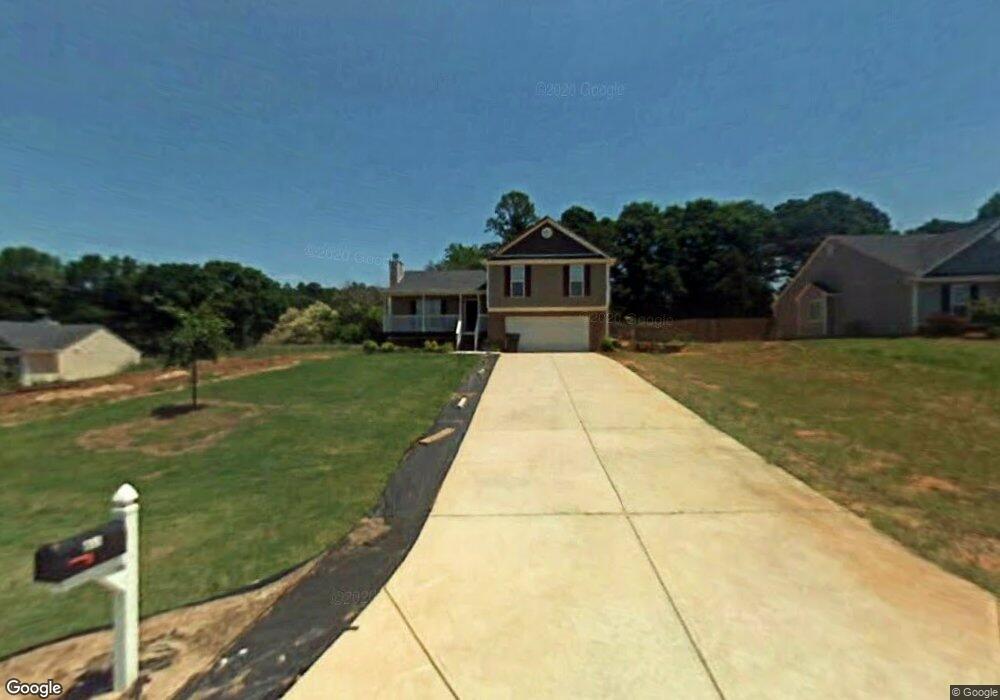 811 Custom Ln, Winder, GA 30680 - photo 1