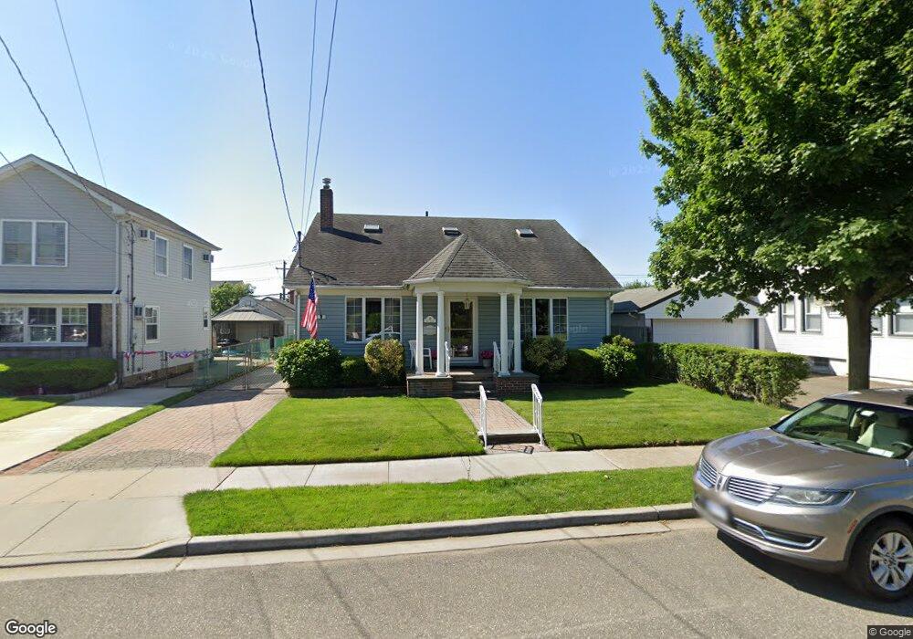 99 Dow Ave, Mineola, NY 11501 - photo 1