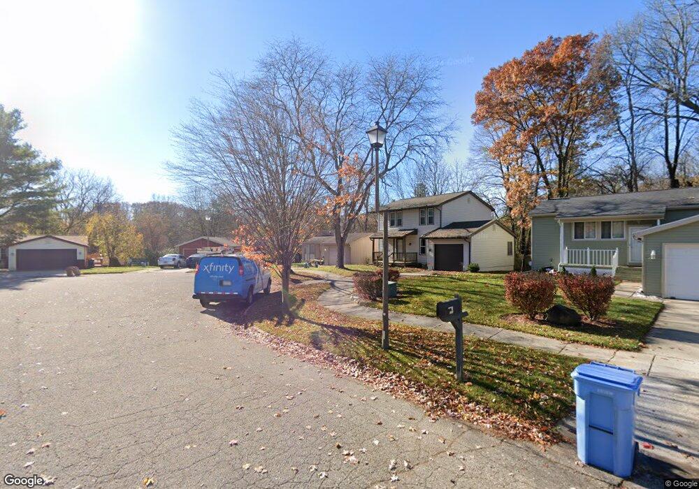 2814 Aurora Dr, Lansing, MI 48910 - photo 1