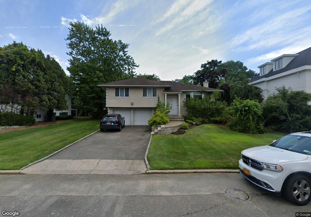 211 Juniper Cir N, Lawrence, NY 11559 - photo 1