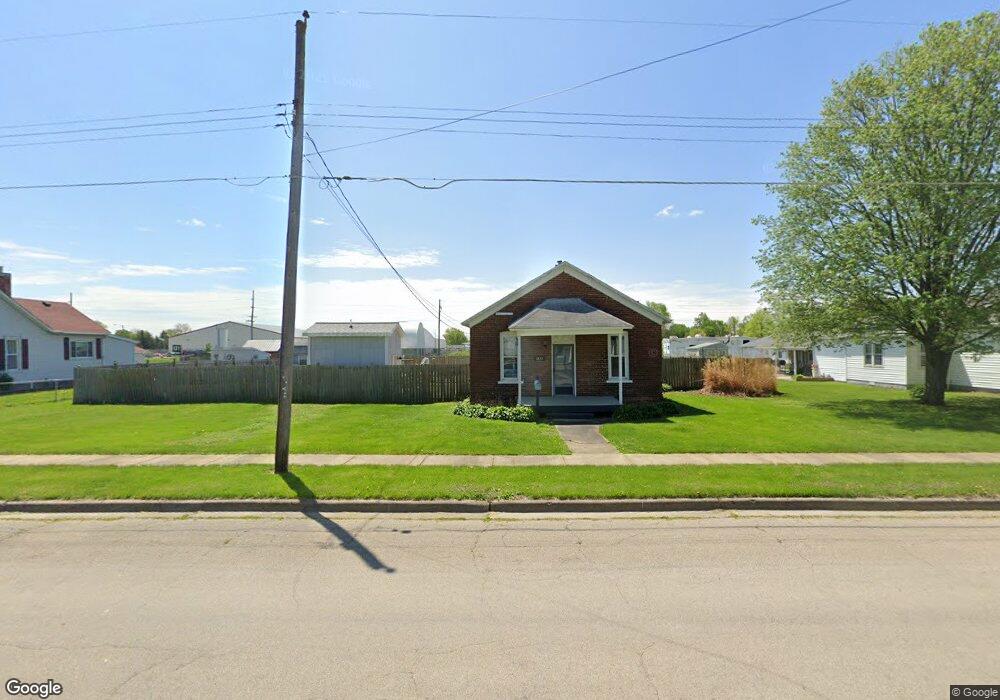 1613 Delavan St, Lincoln, IL 62656 - photo 1