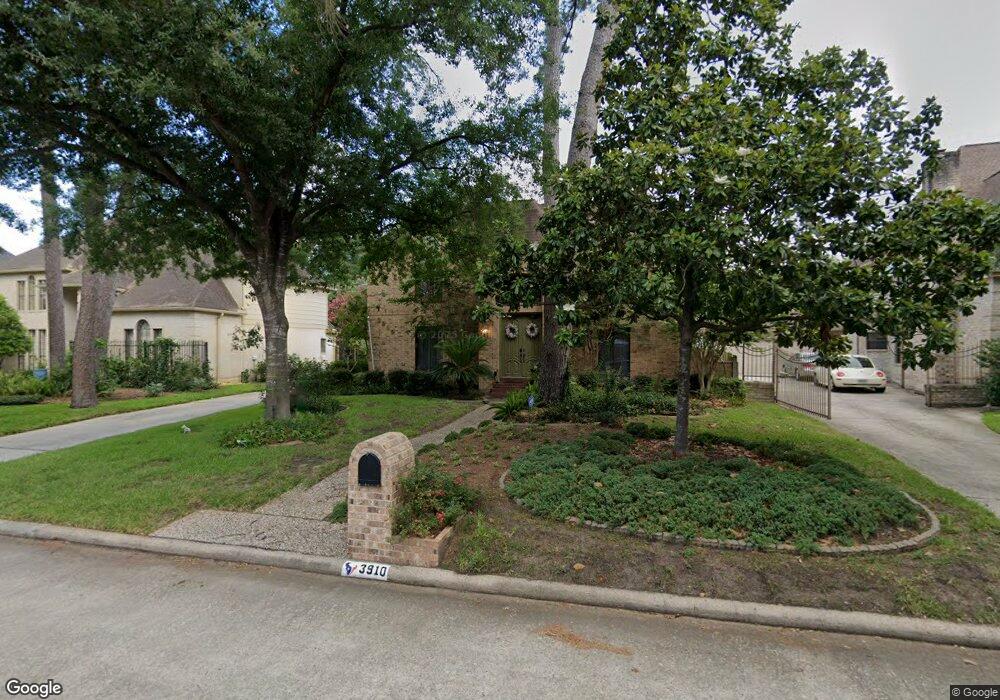 3910 Trappers Forest Dr, Houston, TX 77088 - photo 1