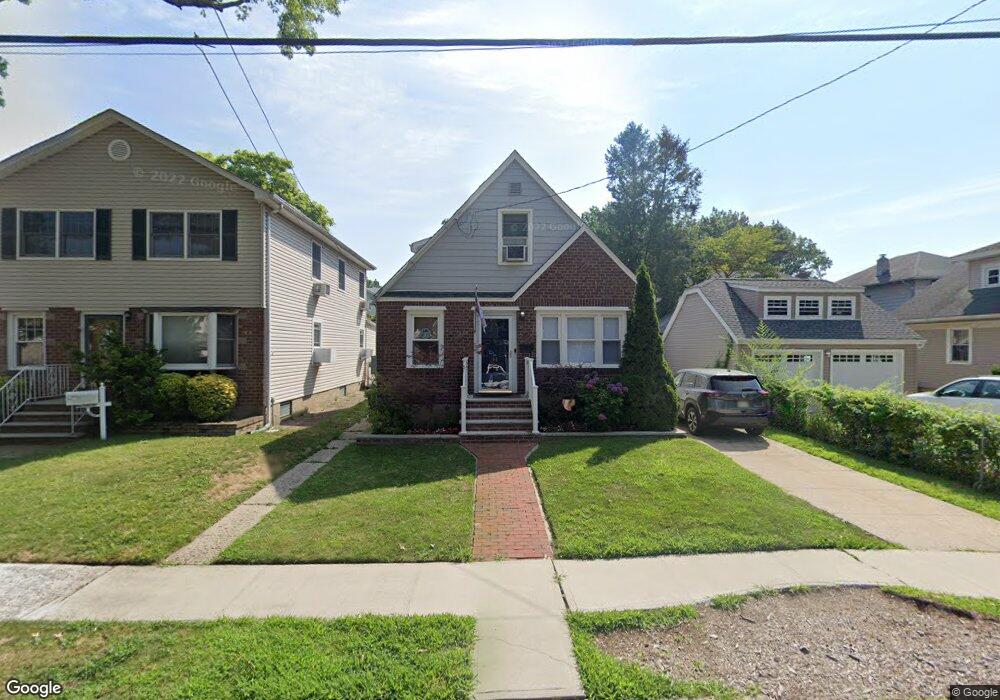 35 Primrose Ave, Floral Park, NY 11001 - photo 1