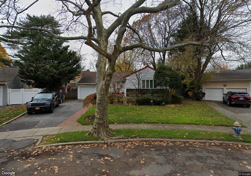 21 N Strathmore St, Valley Stream, NY 11581 - photo 1